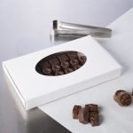 Chocolate Box - 9 1/4" x 5 1/2" x 1 1/2" White 1 lb. 1-Piece with Oval Window
